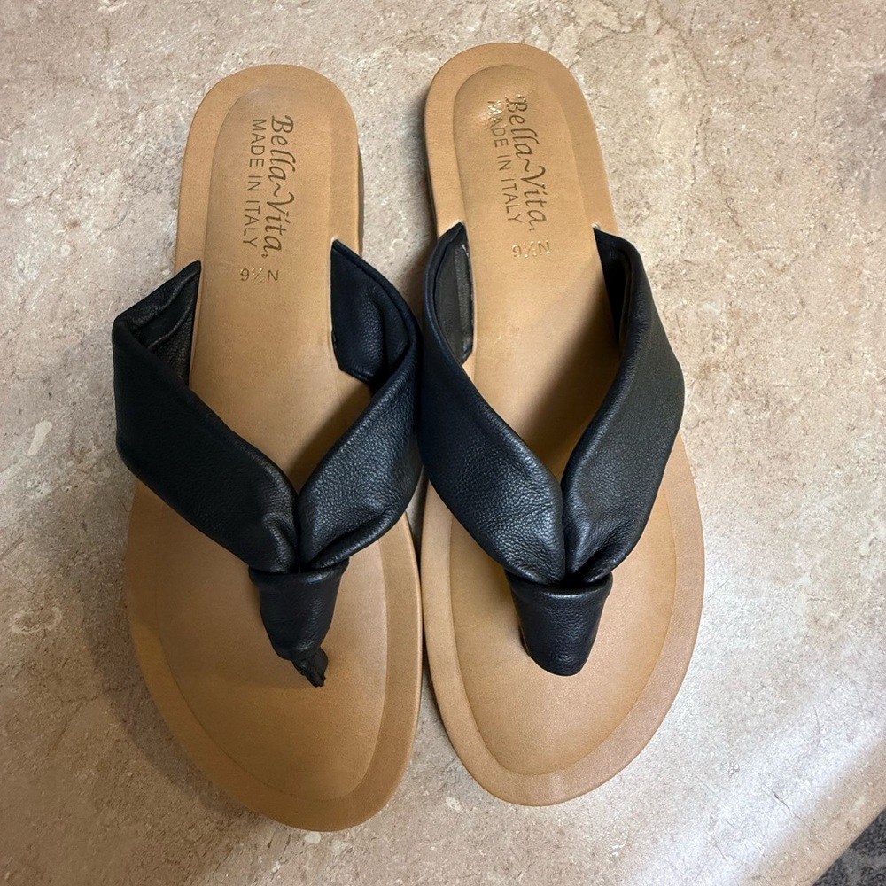 BELLA VITA Wm's, Black and Tan Leather Slide-On Sandals, 9.5 M, New w/o Tags/Box